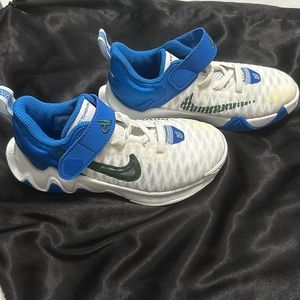Giannis Antetokounmpo “The Greek freak” kids sneakers. NWT IN BOX